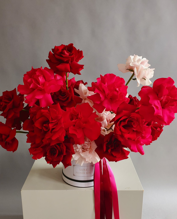 valentines day flowers candy ballons strawberrys